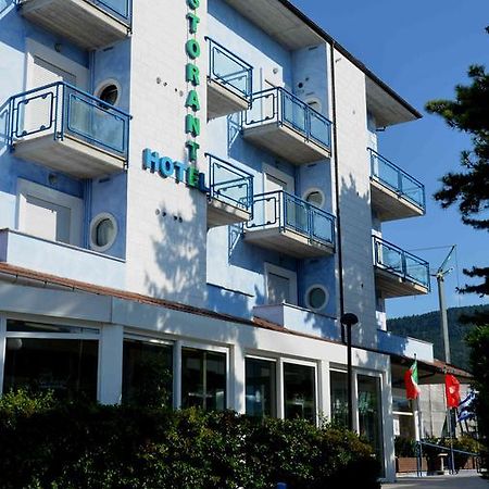 Hotel Azzurro LʼAquila Esterno foto