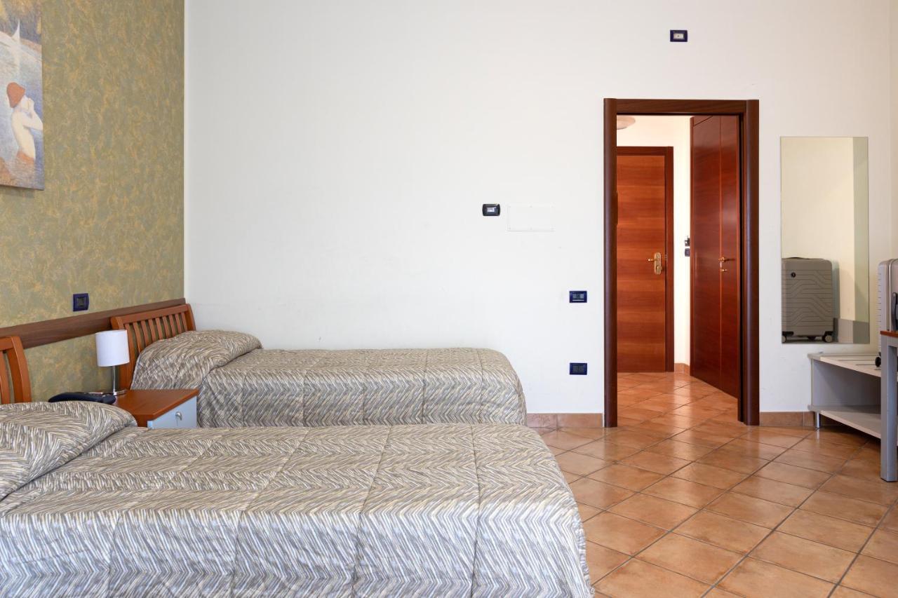 Hotel Azzurro LʼAquila Esterno foto